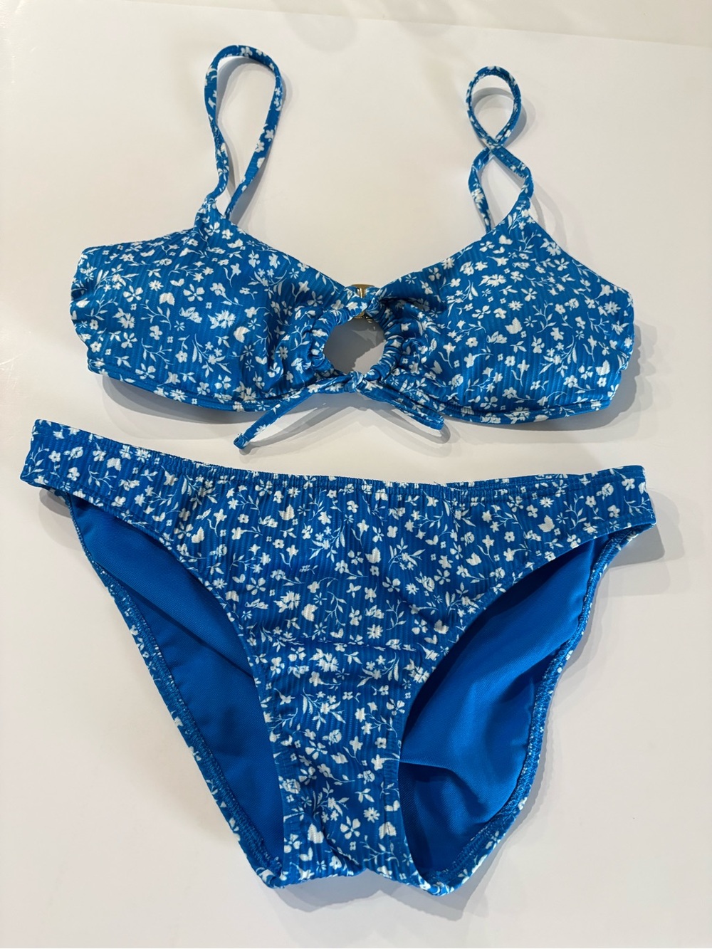 Hollister women’s Blue Floral Two-Piece Swim Suit, size small